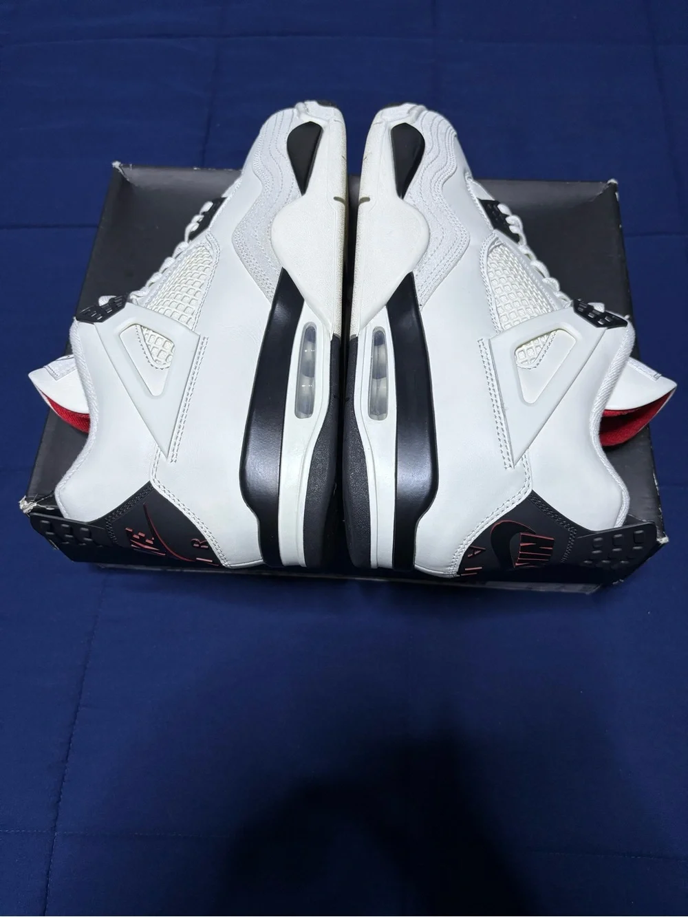 Jordan 4 Retro Flight Club 2026 Size 13